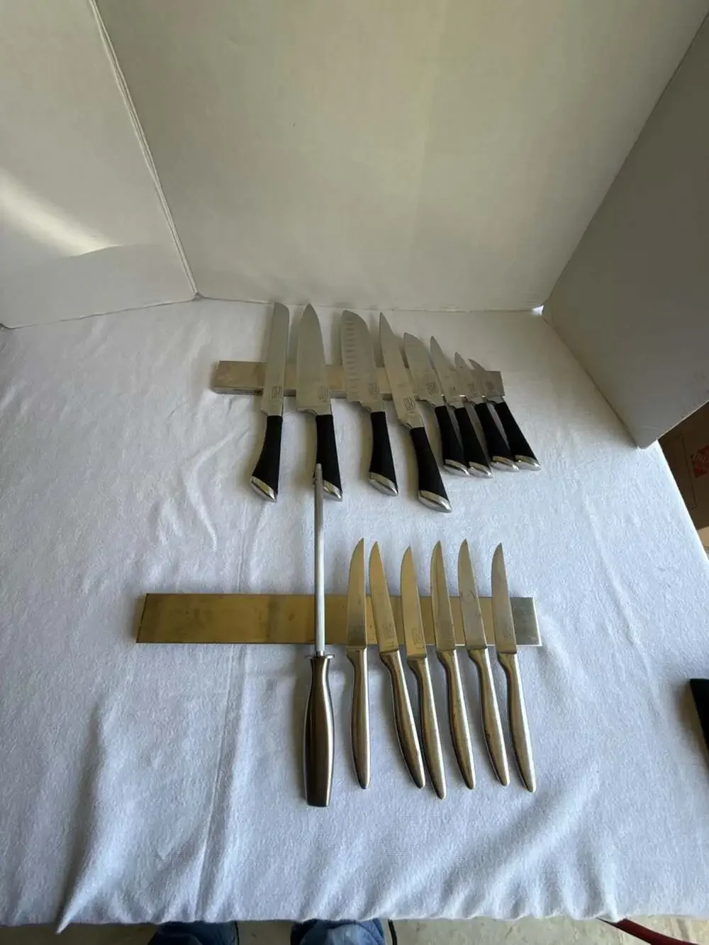 Chicago Cutlery 15-Piece Stainless Steel Knife Set with Magnetic Knife Bar